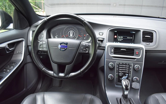 Volvo V60 cena 55900 przebieg: 149200, rok produkcji 2015 z Szprotawa małe 781